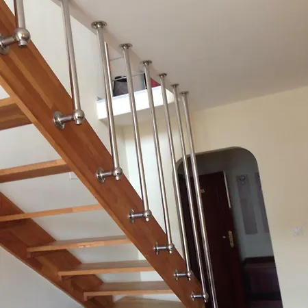 Lucky Family アパートホテル ラヴダ