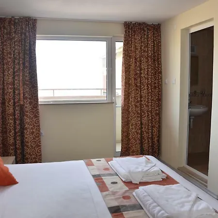 Lucky Family アパートホテル