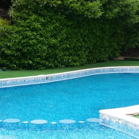 Lucky Family アパートホテル