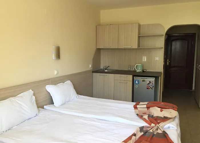 Lucky Family 4* رافدا