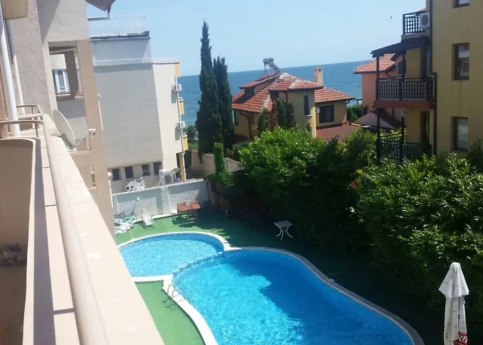 Lucky Family رافدا