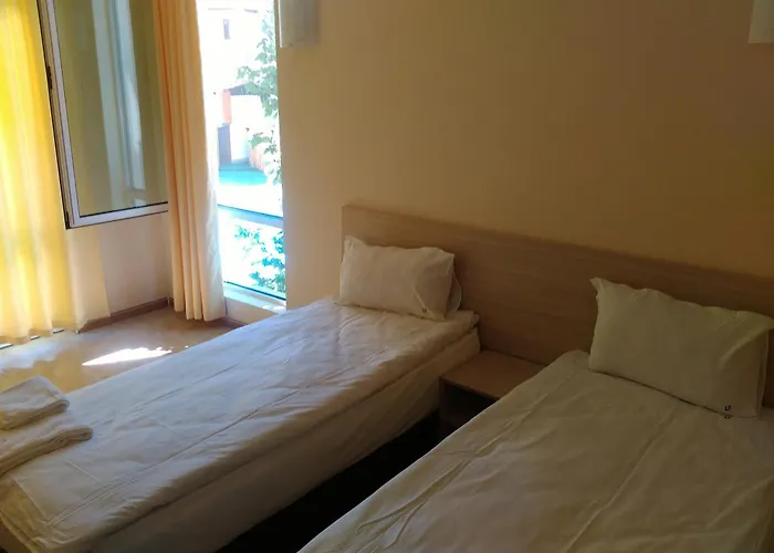 Lucky Family رافدا