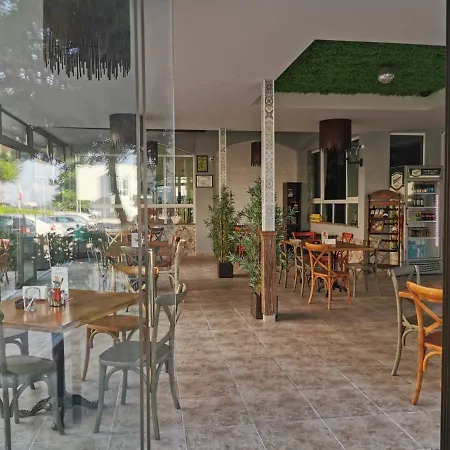 Lucky Family Apartmanhotel 4*