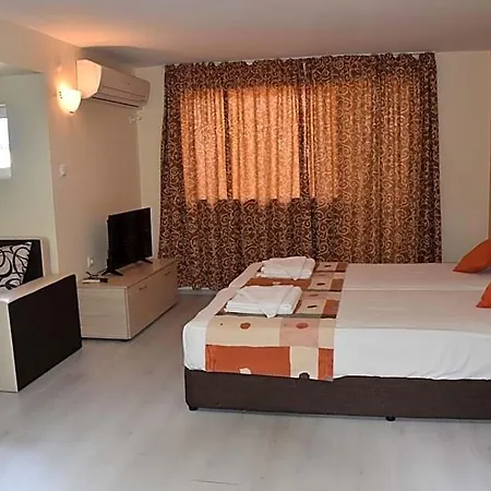 Lucky Family Aparthotel