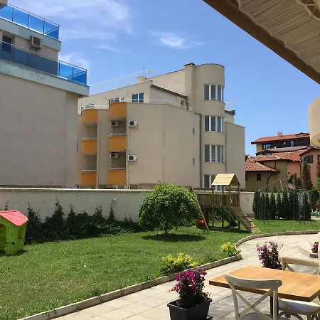 Lucky Family Apartmanhotel Ravda