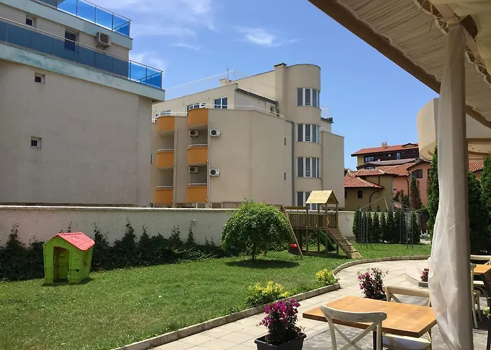 Lucky Family Aparthotel Rawda