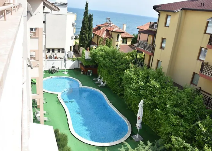 Lucky Family Lägenhetshotell Ravda